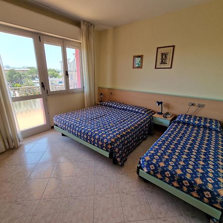 Hotel Di Giovanni Bibione Kamer foto