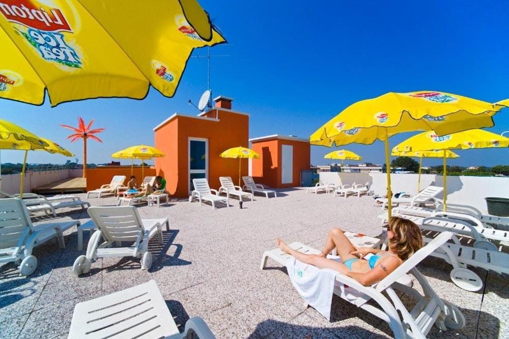 Hotel Di Giovanni Bibione Buitenkant foto