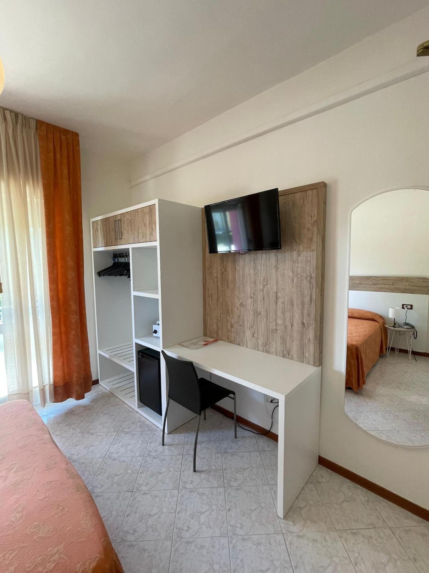 Hotel Di Giovanni Bibione Buitenkant foto