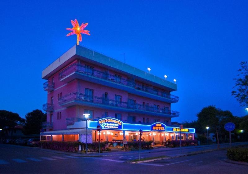 Hotel Di Giovanni Bibione Buitenkant foto