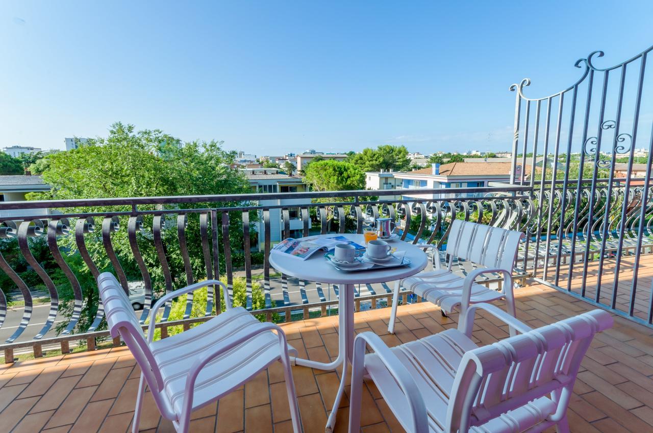 Hotel Di Giovanni Bibione Buitenkant foto