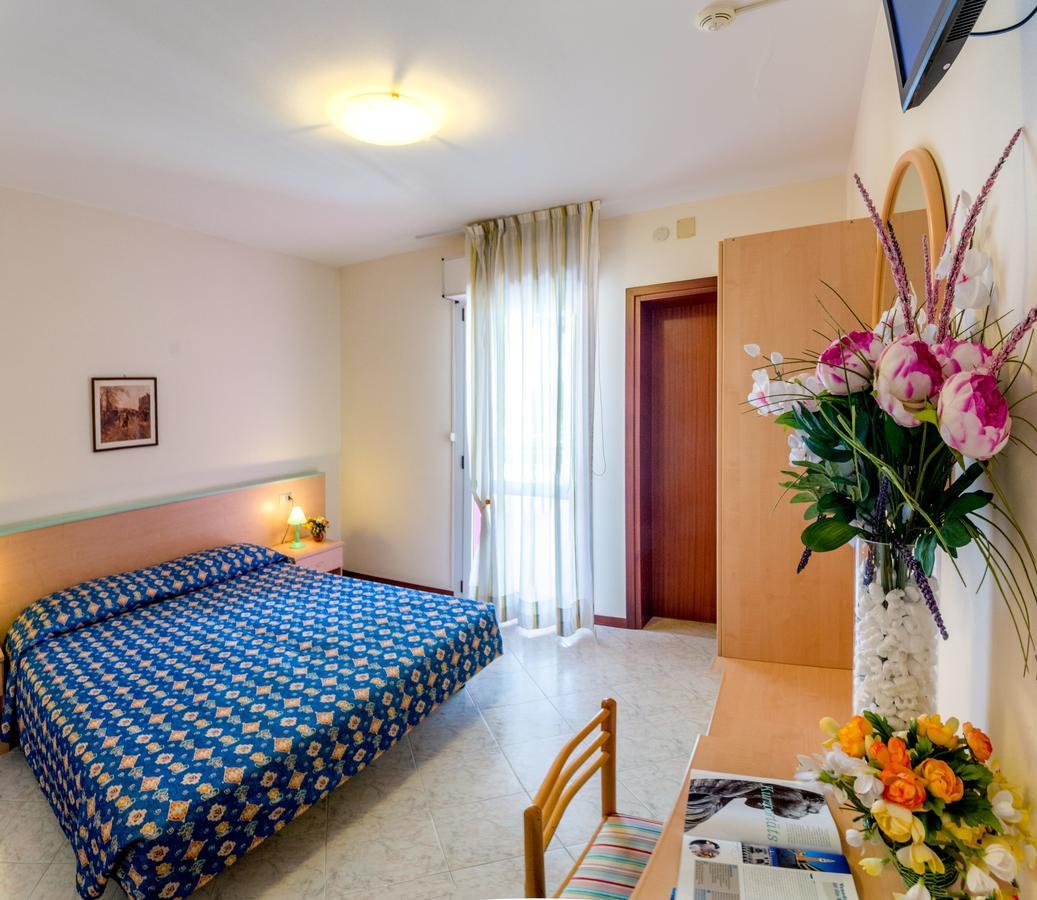 Hotel Di Giovanni Bibione Buitenkant foto