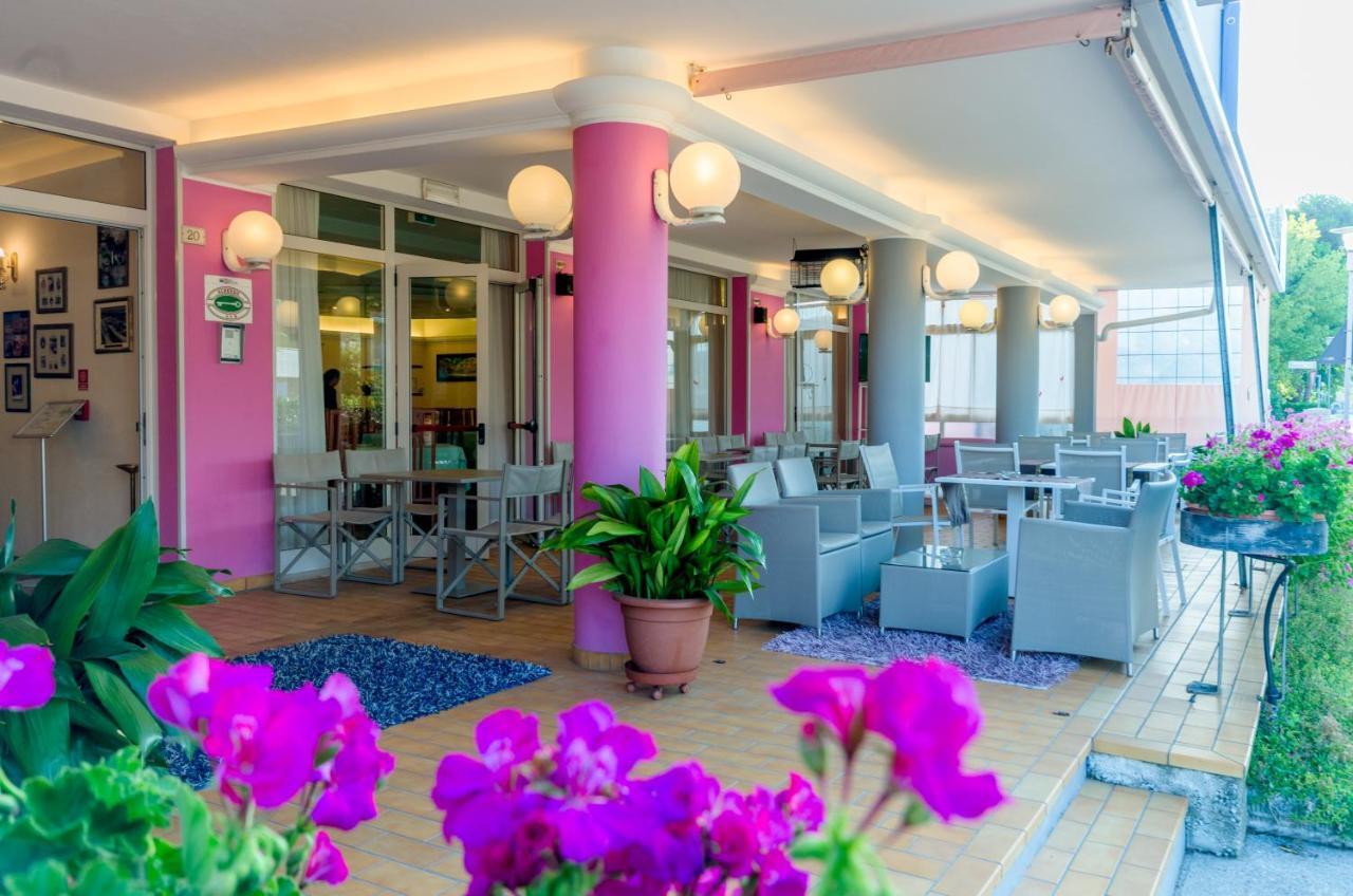 Hotel Di Giovanni Bibione Buitenkant foto
