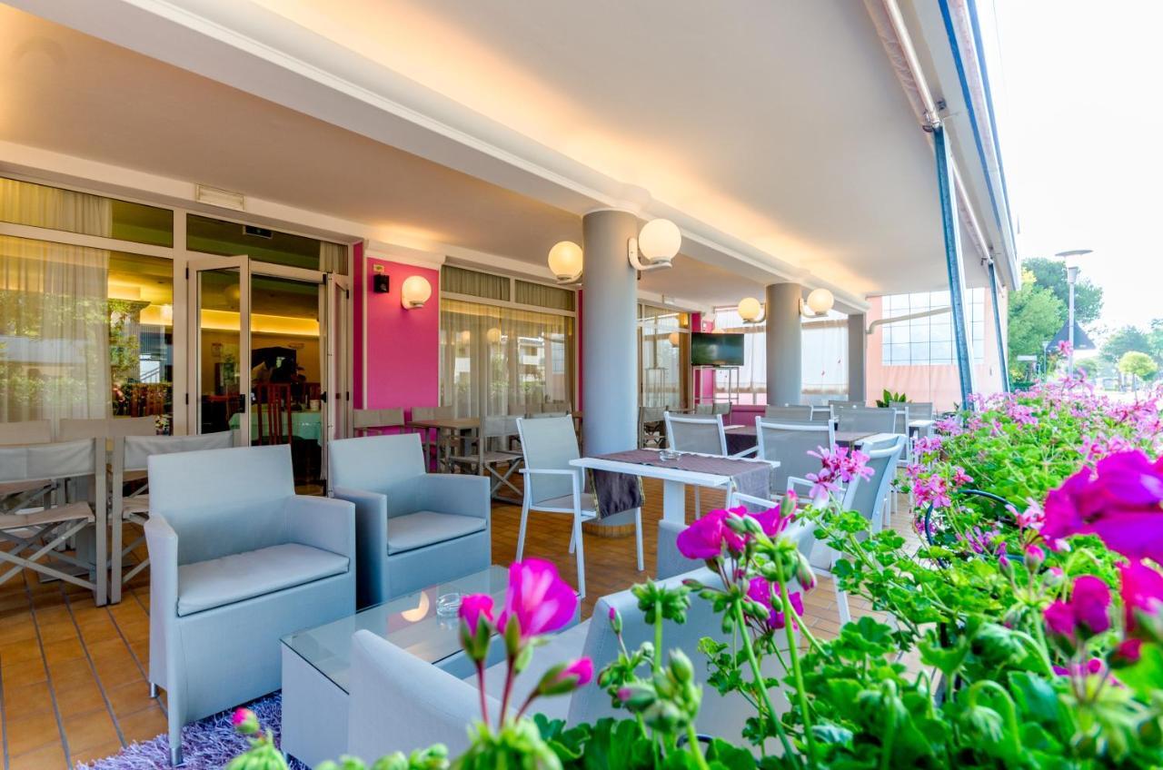 Hotel Di Giovanni Bibione Buitenkant foto